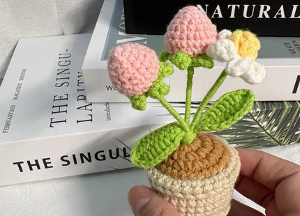 Strawberry Crochet Potting Cute Kintted Flowers Handwoven Flowers for Table Car Bookshelf Home Decor Gift Crochet Strawberry